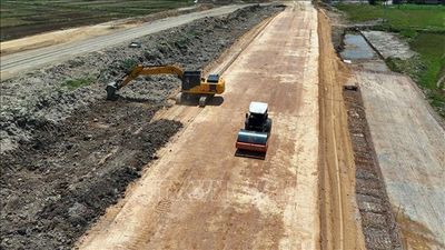 Hà Tĩnh giữ nhịp sản xuất trong những ngày nắng nóng cực đoan