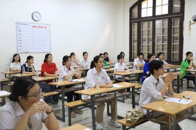 Hơn 124.000 thí sinh Hà Nội làm bài thi Ngoại ngữ vào lớp 10