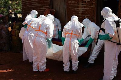 Bên trong tâm dịch Ebola: Thị trấn đào vàng bị 'tử thần' bủa vây