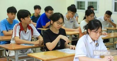 Sáng nay, gần 125.000 học sinh Hà Nội làm bài thi Ngữ văn vào lớp 10