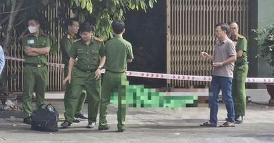 Người đàn ông tử vong trước cửa nhà sau cuộc gọi bí ẩn lúc gần sáng
