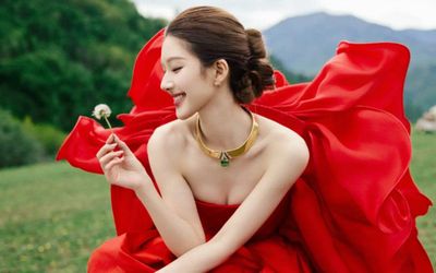 Triệu Lộ Tư gây sốt với bộ ảnh mới, nhan sắc và thần thái đều đạt đỉnh