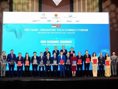 Đại học Văn Lang bắt tay NUS mở rộng hệ sinh thái khởi nghiệp cho sinh viên Việt Nam