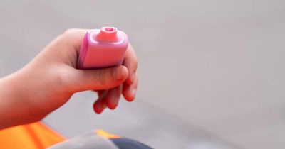 Cuộc chiến chống 'cái bẫy' của thuốc lá thế hệ mới