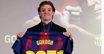 Newcastle bán Anthony Gordon cho Barca: Chiến lược tái thiết và bài học từ quá khứ