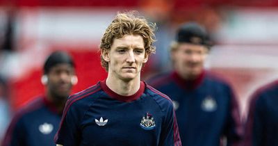 Anthony Gordon gia nhập Barcelona: Bom tấn 80 triệu euro và mức lương top đầu Camp Nou