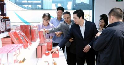 Bí thư Tỉnh ủy Lào Cai Dương Quốc Huy khảo sát một số mô hình kinh tế tại Vân Nam (Trung Quốc)
