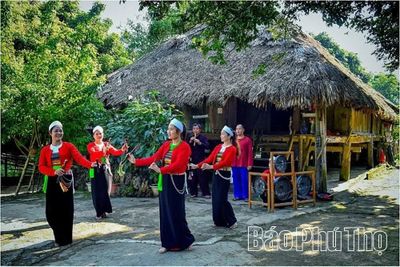 Đánh thức tiềm năng du lịch vùng Mường