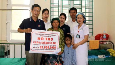 Trên 38,6 triệu đồng hỗ trợ cháu Giàng Thị Mo