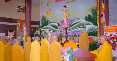Vĩnh Long: Trang nghiêm Đại lễ Phật đản Phật lịch 2570 và trao tặng 200 tỷ đồng an sinh xã hội