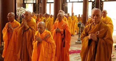 Huế: Chư Tăng Ni tại cố đô về tổ đình Từ Đàm thọ an cư