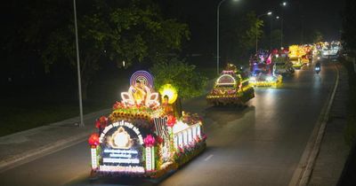 Hà Nội: Gần 40 xe hoa rực rỡ diễu hành kính mừng Đại lễ Phật đản Phật lịch 2570
