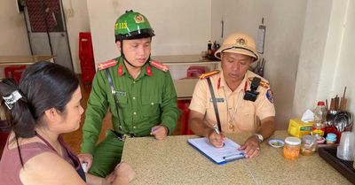 Lâm Đồng: Hộ kinh doanh ký cam kết không vi phạm trật tự ATGT dọc đường Hồ Chí Minh