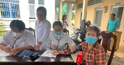 Cà Mau ra quân khám sức khỏe cho người dân