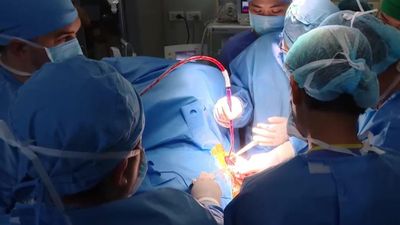 'Thay khớp vai theo giải phẫu' mang hy vọng cho người bệnh