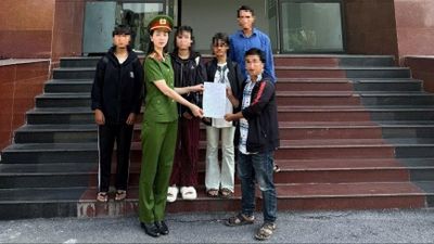 Giải cứu ba thiếu nữ bị dụ dỗ làm 'việc nhẹ, lương cao'