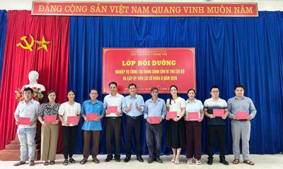 59 bí thư chi bộ, cấp ủy viên cơ sở hoàn thành lớp bồi dưỡng nghiệp vụ công tác Đảng