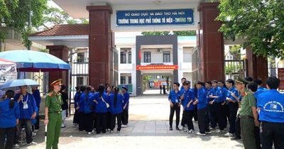 Hà Nội: Hơn 800 thí sinh tại Chương Dương bước vào ngày thi đầu tiên tuyển sinh vào lớp 10, an ninh được siết chặt