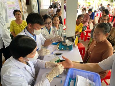 Cà Mau đồng loạt ra quân đợt 3 khám sức khỏe toàn dân tại 64 xã, phường