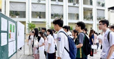 Trước môn thi cuối, thí sinh lưu ý vật dụng cấm mang vào phòng thi lớp 10
