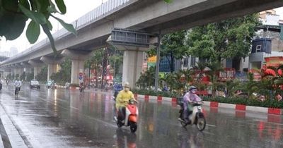 Hà Nội có mưa dông rải rác, cảnh báo lốc sét