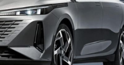 Sedan hybrid hạng C giá 348 triệu đồng đẹp sang trọng, trang bị đẳng cấp vượt Mazda3, Honda Civic, siêu tiết kiệm xăng, rẻ chỉ ngang Kia Morning