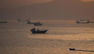 Oman ban hành cảnh báo hàng hải về thủy lôi ở eo biển Hormuz