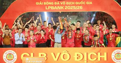 Thắng đẹp ngày nâng cúp, CLB Công an Hà Nội san bằng kỷ lục V-League