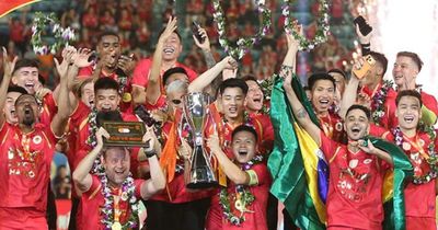 Khoảnh khắc Công an Hà Nội FC nâng cao cúp vô địch V-League 2025/26
