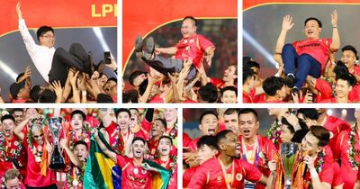 Công an Hà Nội FC mừng ngôi vô địch đầy cảm xúc