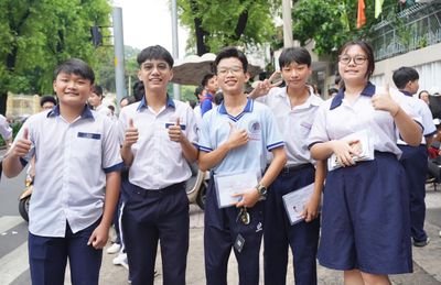 Thi lớp 10 tại TP.HCM: Quy mô lớn chưa từng có, đề thi phân hóa ra sao?