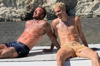 Beckham và con trai gây chú ý