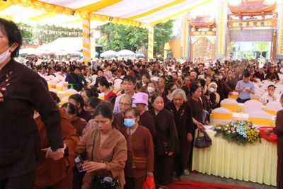 Đông đảo tăng ni, phật tử dự Đại lễ Phật đản tại Thái Nguyên