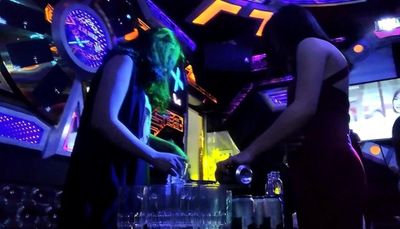 Đặt chốt cửa bên trong phòng hát karaoke sẽ bị phạt 30 triệu đồng