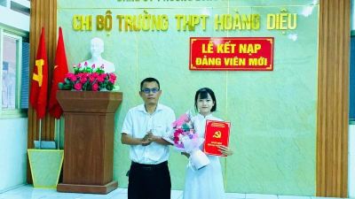 Đồng Nai kết nạp 684 học sinh ưu tú vào Đảng