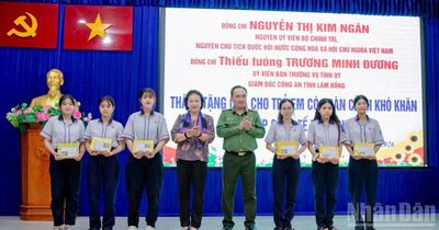 Lâm Đồng: Những món quà ý nghĩa đến với đặc khu Phú Quý