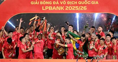 [Ảnh] Công an Hà Nội chính thức đăng quang V-League 2025/2026