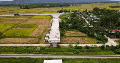 Vì sao cầu vượt đường sắt Bắc - Nam thuộc dự án 442 tỉ đồng ở Thanh Hóa dừng thi công?