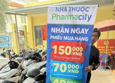 Công an TPHCM quét quảng cáo bẩn: Thêm nhiều người bị xử lý