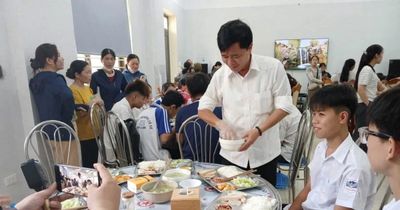 Hàng trăm suất ăn miễn phí dành tặng thí sinh trong Kỳ thi tuyển sinh vào lớp 10