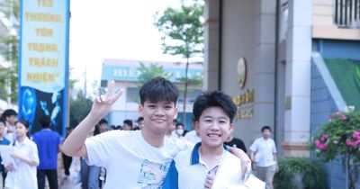 Sĩ tử Hà Nội thở phào nhẹ nhõm hoàn tất Kỳ thi vào lớp 10