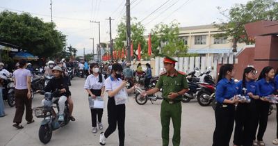 Bàn về niềm tin và suy nghĩ tích cực vào đề thi Ngữ văn ở Quảng Ngãi