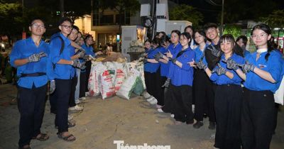 Bạn trẻ Đà Nẵng khép lại đêm hội pháo hoa bằng những hành động đẹp