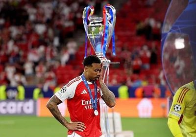 Declan Rice bảo vệ hai cầu thủ Arsenal sút hỏng luân lưu