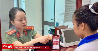 Hàng trăm người dân làm hộ chiếu online qua VNeID
