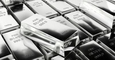 Giá bạc giằng co trước áp lực lãi suất và đồng USD