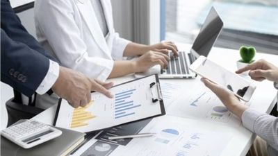Tỷ phú Mark Cuban cảnh báo 9 ngành nghề dễ 'sụp đổ' trong kỷ nguyên AI