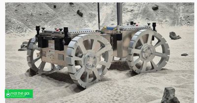 Robot sao Hỏa học cách 'bơi' trong cát như thằn lằn sa mạc