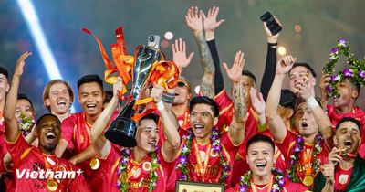 Dàn sao Công an Hà Nội rạng rỡ trong ngày nâng cúp vô địch V-League 2025/26