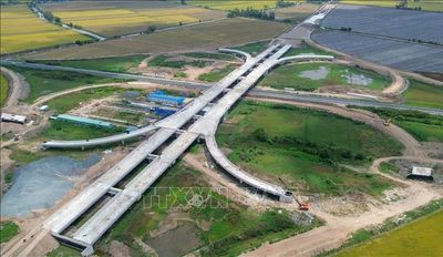 Đề xuất mua 800.000 m3 cát thương mại để đảm bảo tiến độ cao tốc Châu Đốc - Cần Thơ - Sóc Trăng